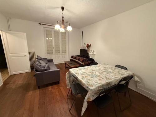 Vierzon Apartment | Chambres individuelles dans maison familiale