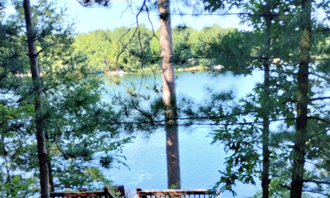 Mayfield House | Chandler's Charm - Your Little Piece of Heaven! Dog Friendly - With Fee