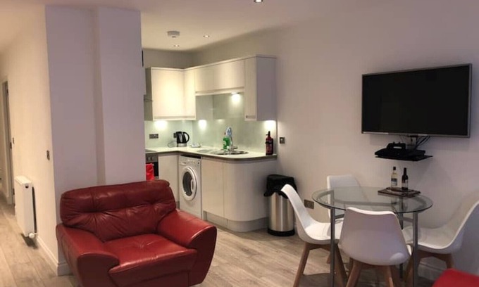 Central Aberdeen Apartment | Chapel Apartments 2 bed ‘Alexander’ Apartment
