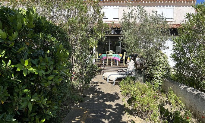 Saint-Pierre-la-Mer House | Charming 4-Room House, 8 Sleeps, Close to Beach & Shops with Terrace, Garden