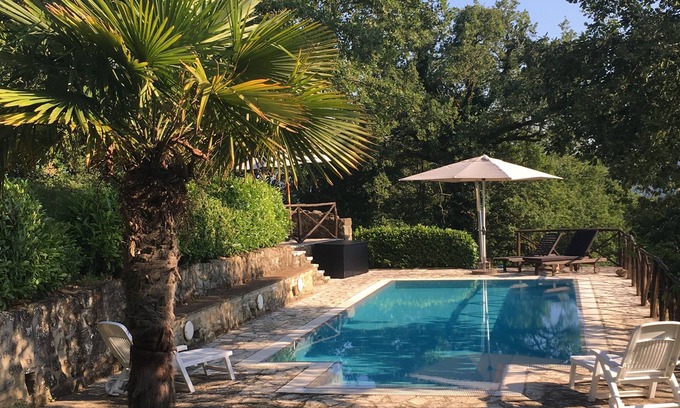 Bivio Lugnano House | Characterful stone farmhouse