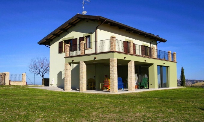Marciano House | Characteristic restored farmhouse with 360° views