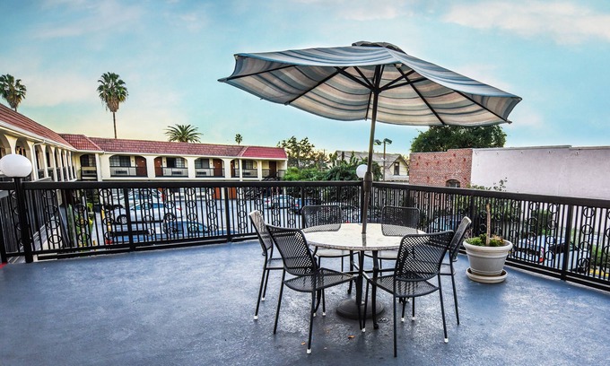 Citrus Grove Hotel | Chariot Inn Glendale - Pasadena