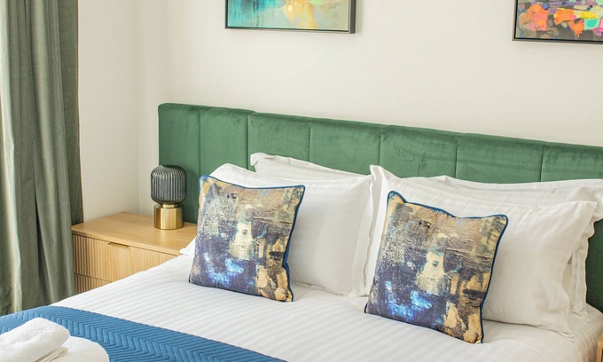 Salisbury Apartment | Charles Hope Salisbury Centre