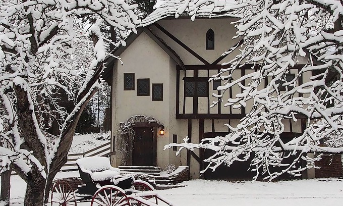 Charlevoix Cottage | Charlevoix Mushroom House Applecore Cottage. Fairytale setting Summer & Winter