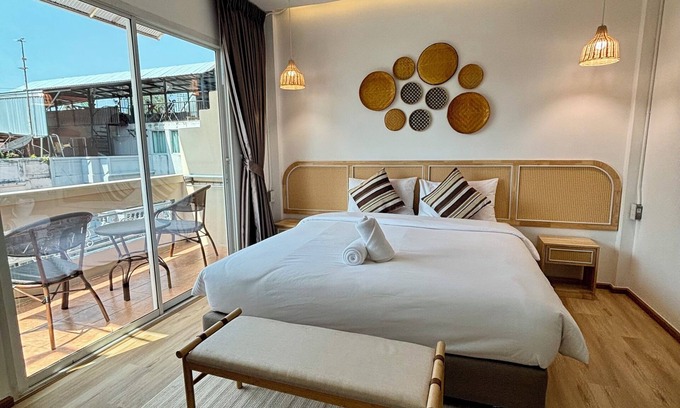 Jomtien Hotel | Charm Hostel at Pratumnak