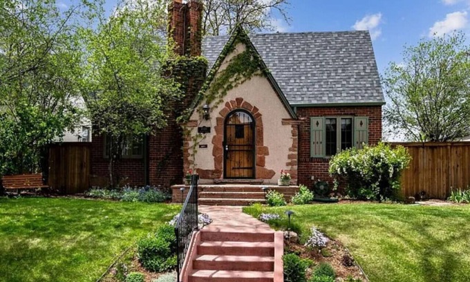 Hale House | Charm on Cherry Street