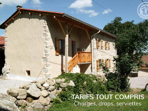 Saint-Julien-la-Vetre House | Charmant gîte avec terrasse, jardin, animaux acceptés - FR-1-496-290