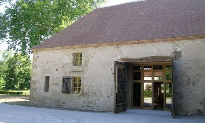 Sauvagny House | Charmante Bergerie avec Vue sur Château, Animaux Admis, Parking Privé - FR-1-489-13