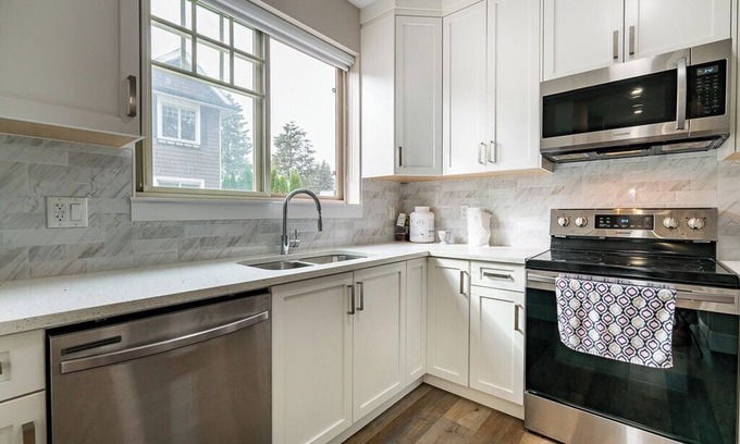 Abbotsford Apartment | Charming 1-bedroom apartment with WiFi, AC in delightful Abbotsford