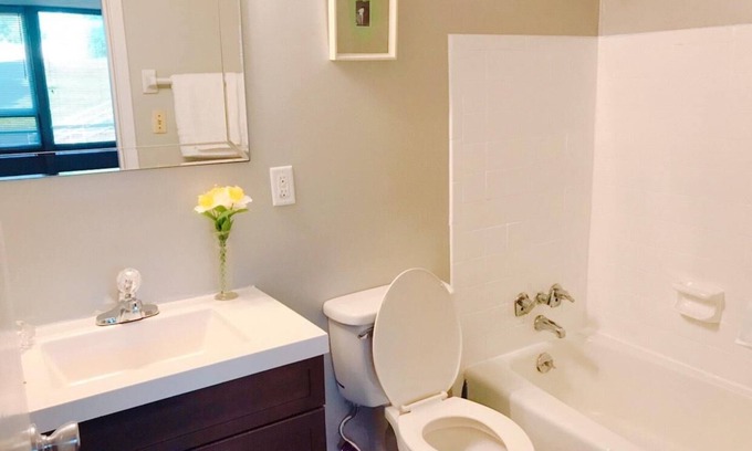 Greensboro Apartment | Charming 1-bedroom apartment with AC, fitness room in Midtown Greensboro