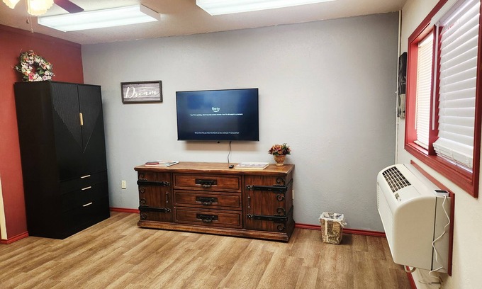 Show Low Apartment | Charming 1-bedroom apartment in welcoming white mountain lakes with WiFi, AC