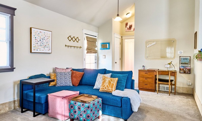 Longmont Cottage | Charming 1-bedroom Carriage House in the best neighborhood in Longmont