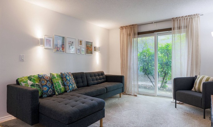 Vose Condo | Charming 1-bedroom condo in Beaverton, close to Nike and Intel.
