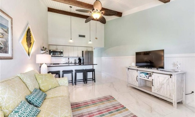 Sanibel Condo | Charming 1-bedroom condo in peaceful Sanibel walking distant to coast