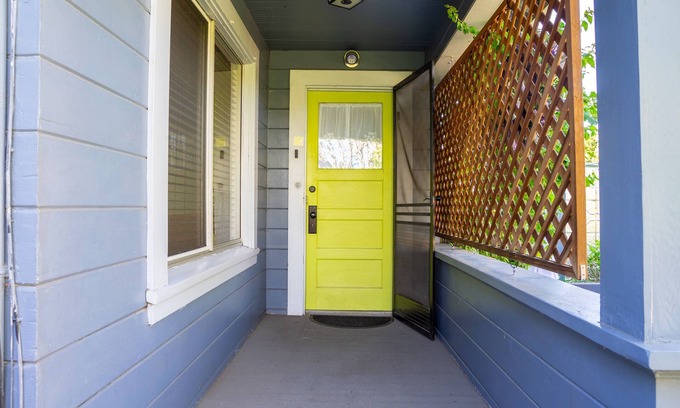 West Alameda Cottage | Charming 1-bedroom cottage in serene Alameda with WiFi