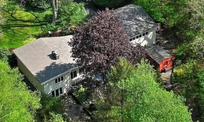 Monroe Apartment | Charming 1-Bedroom duplex apartment in Monroe