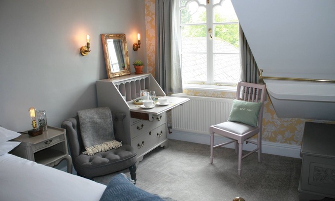 Lydford Apartment | Charming 1 Bedroom Suite in the eaves.