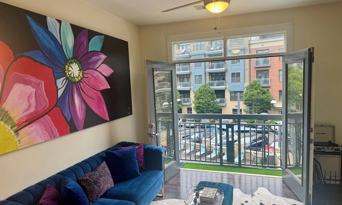 Charlotte Apartment | Charming 1-bedroom unit - steps from restaurants, entertainment and light rail