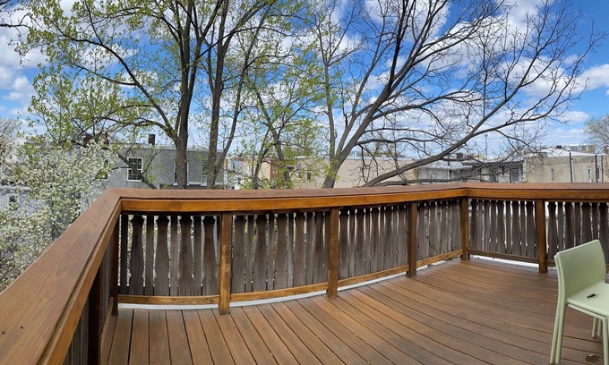 Powelton Village Apartment | Charming 1-bedroom tree top apartment in lovely Phila-University City AC & WiFi