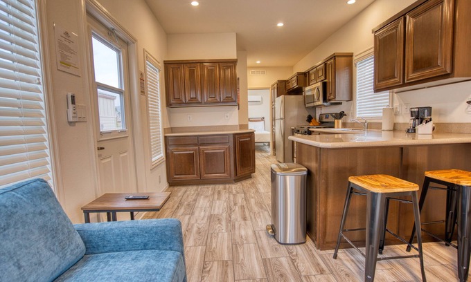 Coachella Cottage | Charming 1 bedroom w/loft cottage in fabulous Coachella, California. No Pets