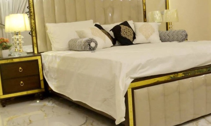 Karachi House | Charming 1 Bedroom with Private Bath in Clifton. Karachi.