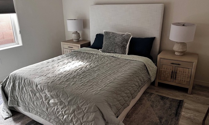 Paradise Valley Village Cottage | Charming 1-bedroon Guest House