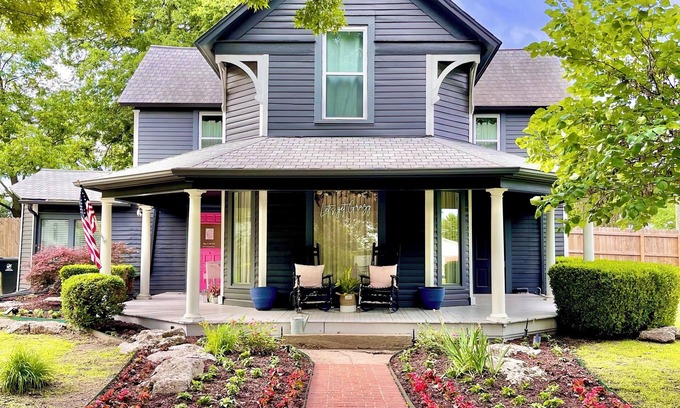 Broken Arrow House | Charming 125year old Victorian 3-bedroom house in fabulous Broken Arrow