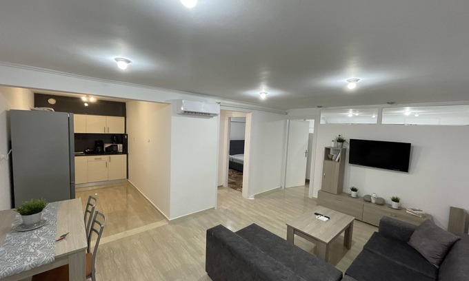 Kallithea Apartment | Charming 2-Bed Apartment in Kallithea