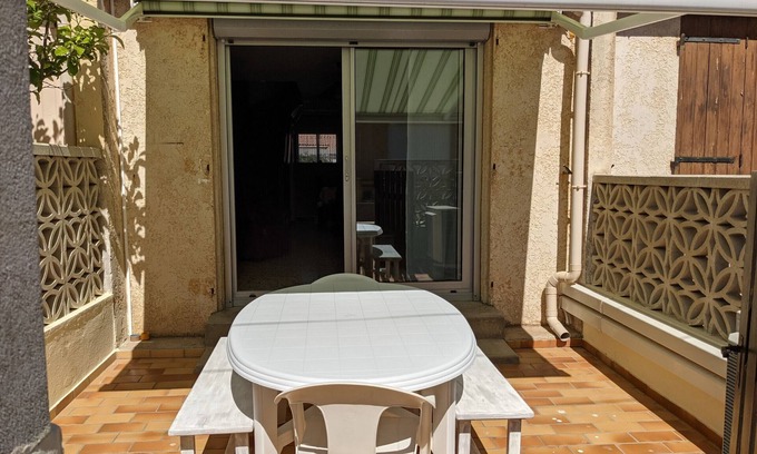 Port-la-Nouvelle Villa | Charming 2-Bedroom Villa with AC, 400m from Beach, Sleeps 5/6