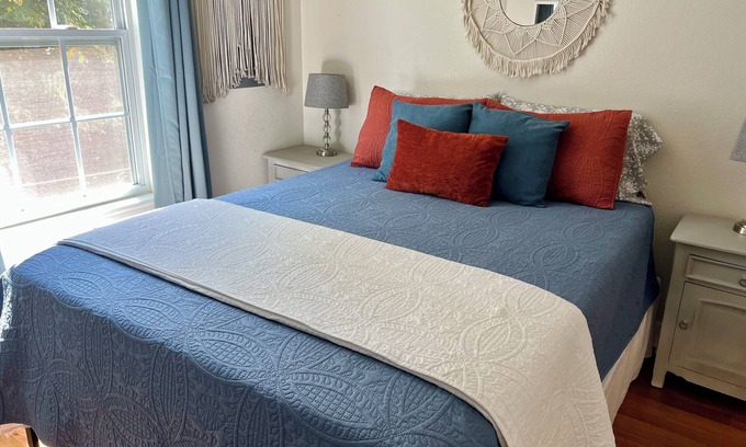 Lookout Mountain House | Charming 2-Bedroom Bungalow on Lookout Mountain