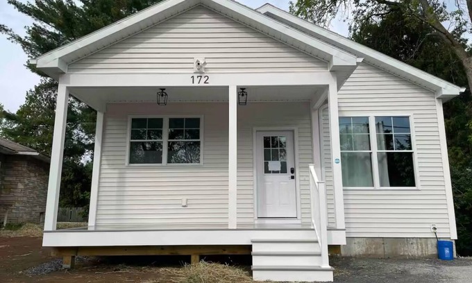 South Burlington Cottage | Charming 2-bedroom cottage