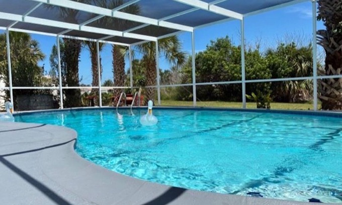Gulf Harbors House | Charming 2-bedroom house in lovely New Port Richey with pool.