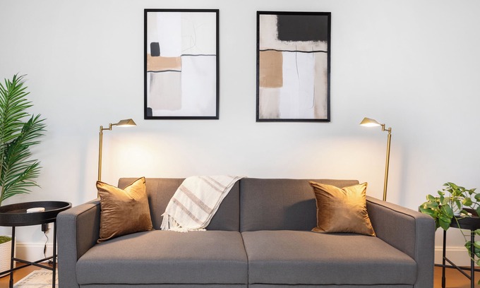 Charlotte Condo | Charming 2-bedroom 1.5-ba condo with strong WiFi, AC 7min from Uptown Charlotte