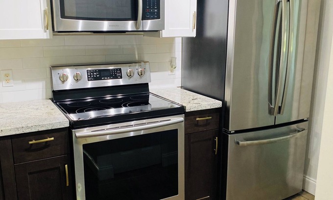 Miramar Condo | Charming 2-bedroom 2 bathroom condo with WiFi, AC in lovely Miramar