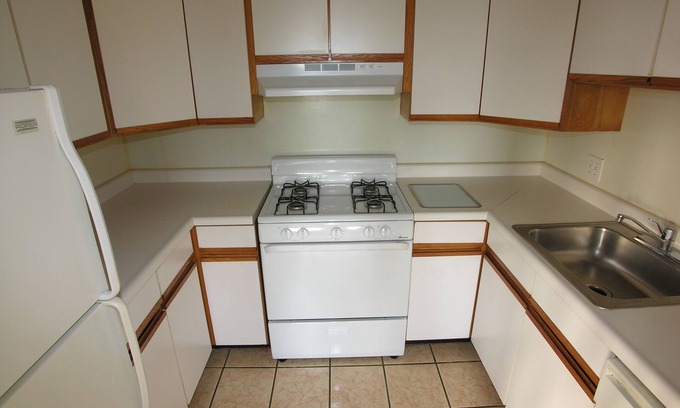 Squirrel Hill South Apartment | Charming 2-bedroom apartment in marvelous Pittsburgh with AC, WiFi