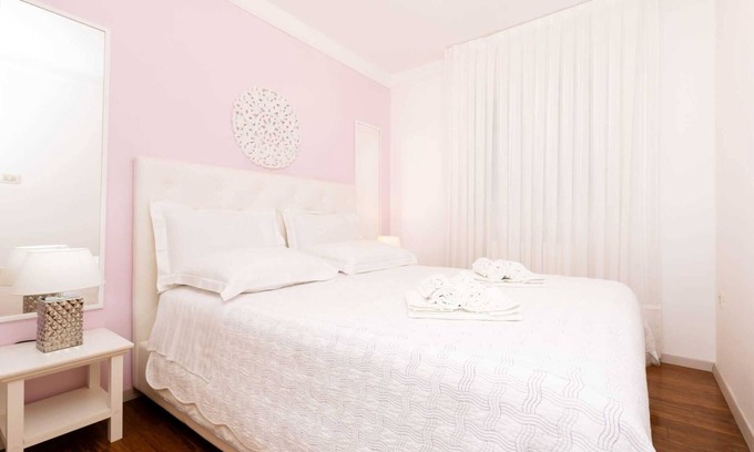 Artatore Apartment | Charming 2-Bedroom apartment for 4