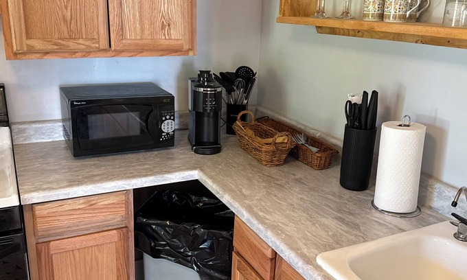 Mount Marion Apartment | Charming 2-bedroom apartment in lovely Rosendale, just off the rail trai.