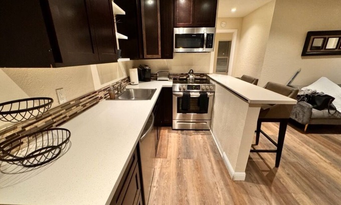 South San Jose Apartment | Charming 2-bedroom apartment in lovely San Jose with AC, WiFi