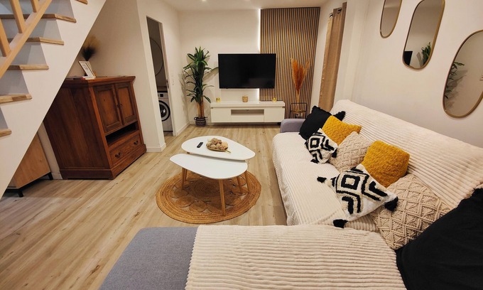 Marigot Apartment | Charming 2-bedroom apartment with WiFi, AC in Marigot