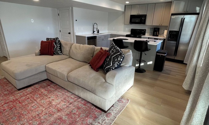 Saratoga Springs Apartment | Charming 2-bedroom basement apartment with AC, WiFi in awesome Saratoga Springs