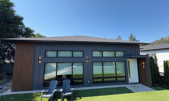 Central Okanagan House | Charming 2-bedroom bungalow in beautiful West Kelowna on the wine trail