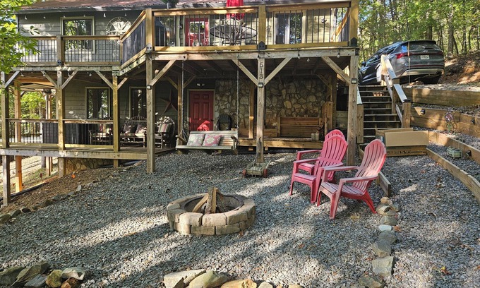 Indian Rock Springs Cabin | Charming 2-bedroom cabin with gorgeous mtn views, hot tub and fire pit!
