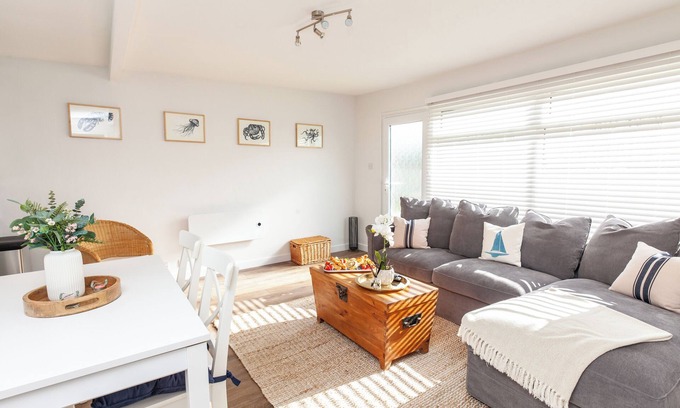Dartmouth Ski Chalet | Charming 2-bedroom chalet in Dartmouth. Perfect for couples & families. Sleeps 5