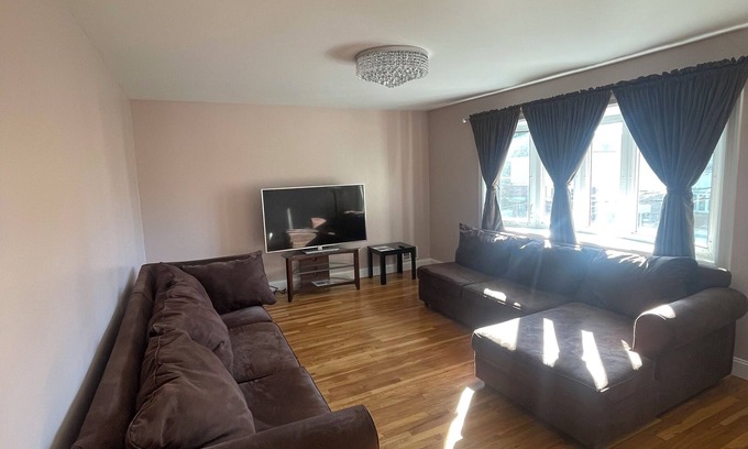 Vauxhall Condo | Charming 2-bedroom condo, 10 minutes from Newark airport, with private parking.