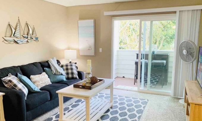 Cardiff-by-the-Sea Condo | Charming 2-Bedroom Condo in Marvelous Cardiff with AC+WiFi