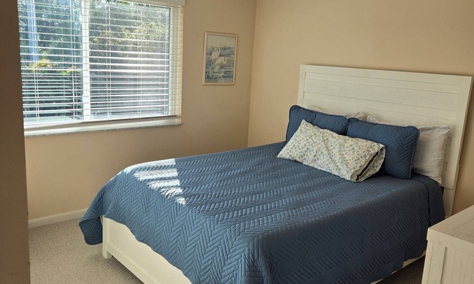 East Naples Condo | Charming 2-bedroom condo in delightful Naples with WiFi, AC