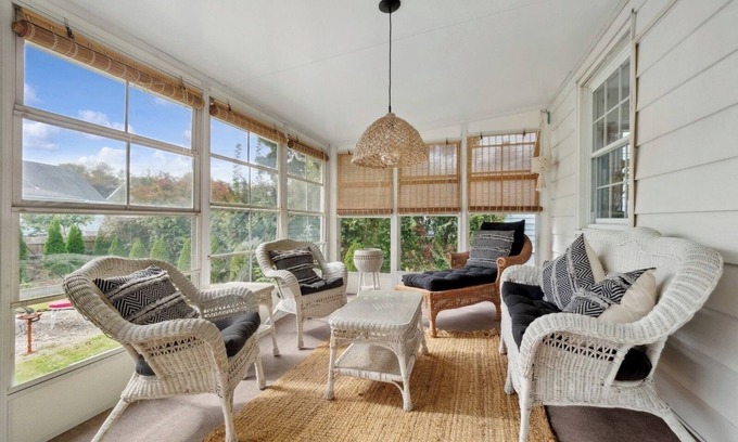 Fishkill Cottage | Charming 2-bedroom cottage in the Hudson Valley, close to Beacon