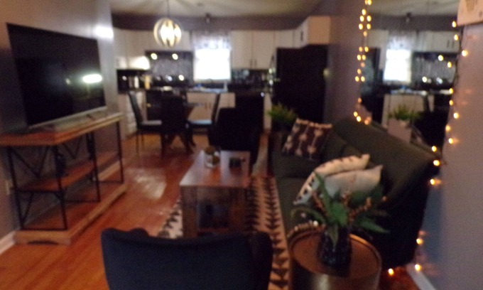 Charlotte House | Charming 2-bedroom King house with AC in lovely Charlotte
