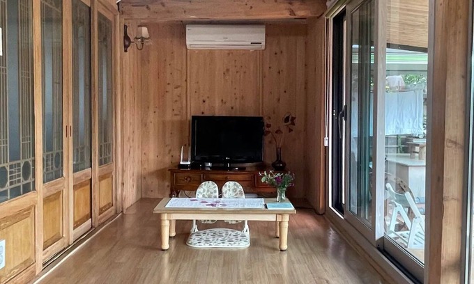 Gyeongju House | Charming 2-bedroom house with WiFi and AC in Gyeongju-si